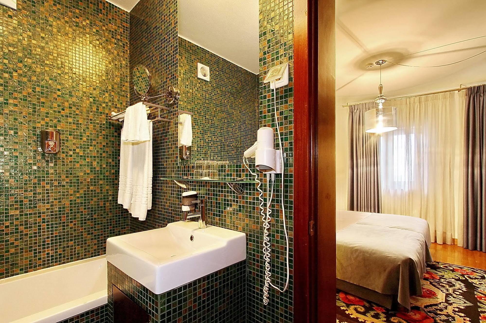 Hotel Mestre De Avis Guimaraes Bagian luar foto