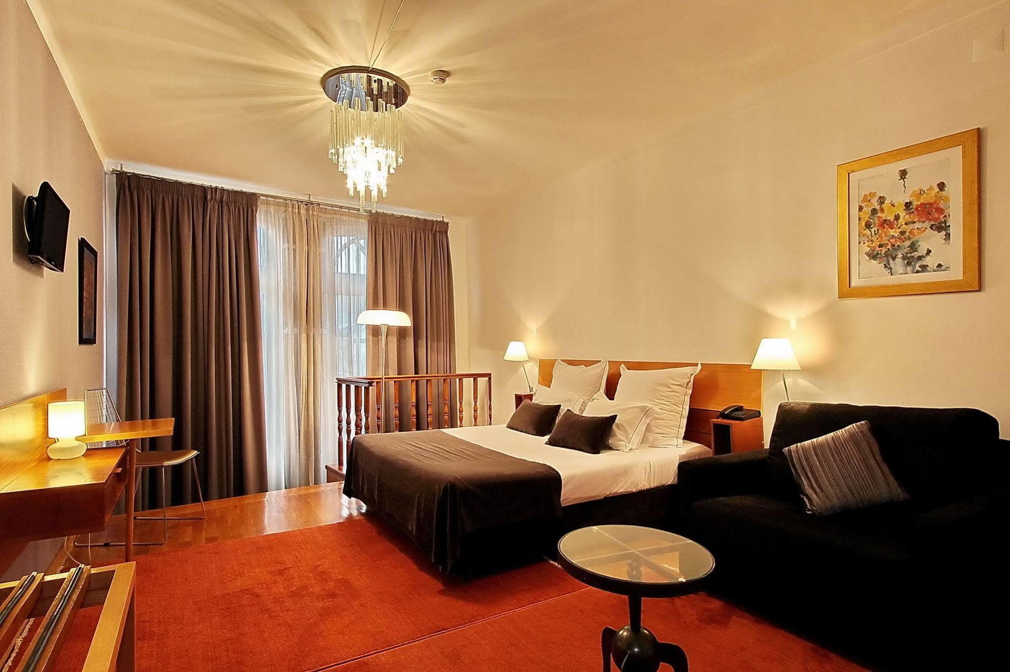 Hotel Mestre De Avis Guimaraes Bagian luar foto